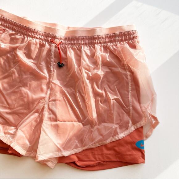 Nike Women's Icon Clash Tempo Luxe Mid-rise Running Shorts - Picture 3 of 7